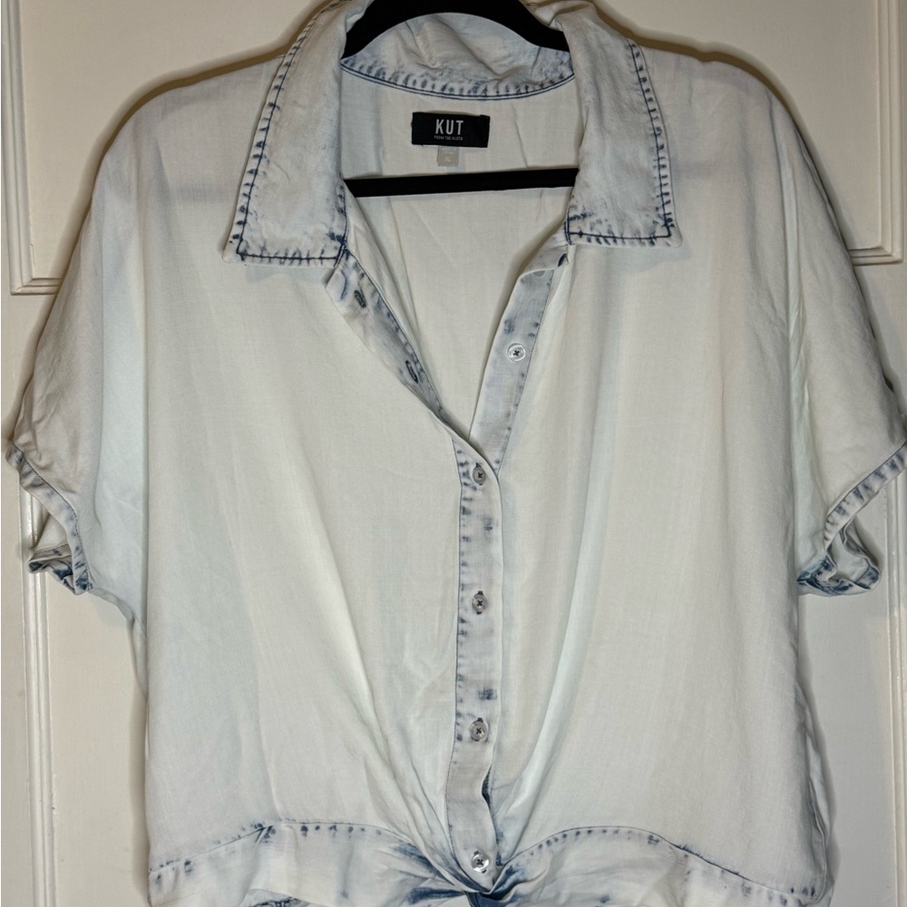 Kut from the Kloth Light Blue Button-Down Shirt